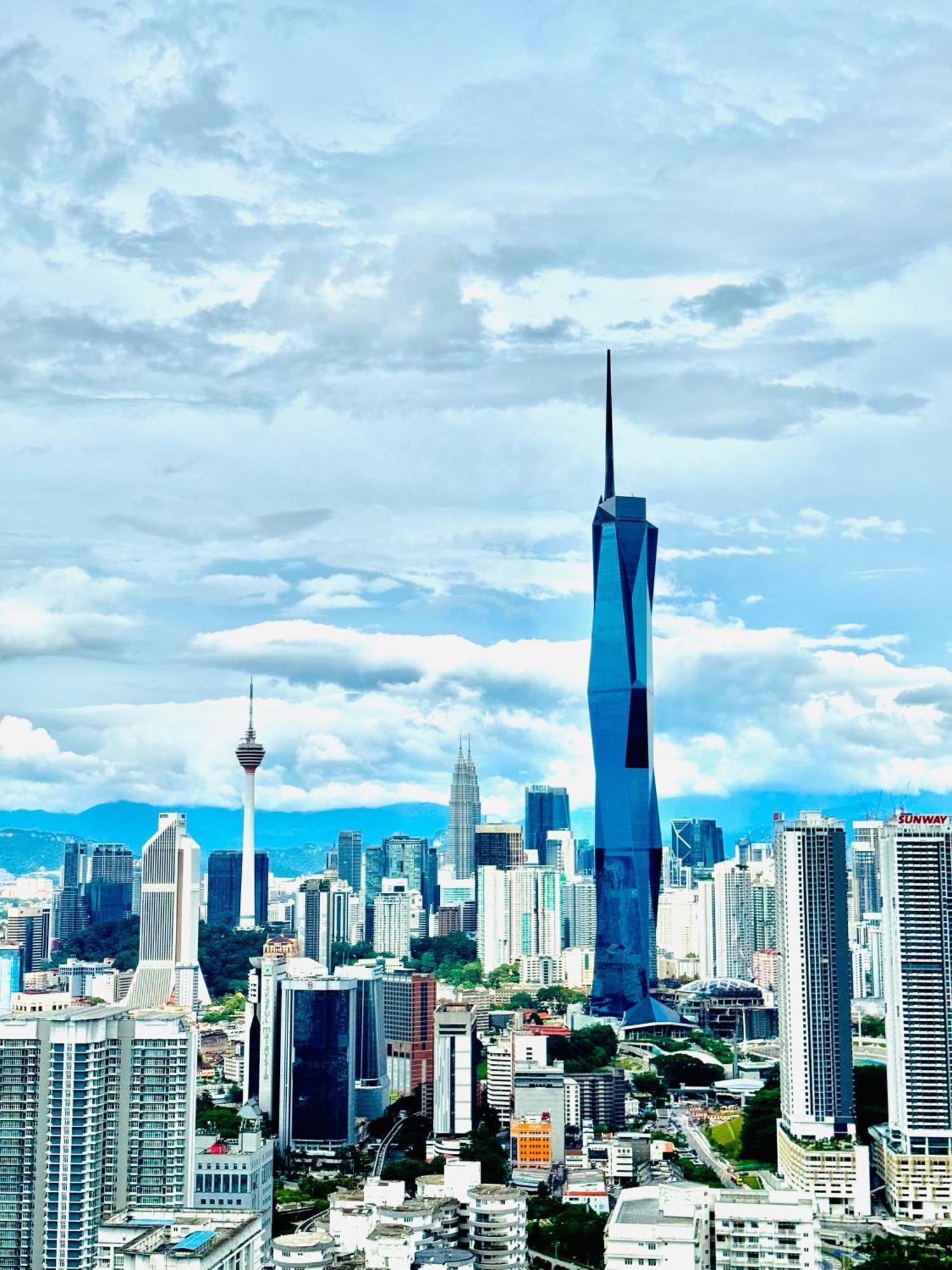Apartment Riveria Near Kl Sentral With 118 View Sky Infinity Pool By Cobnb