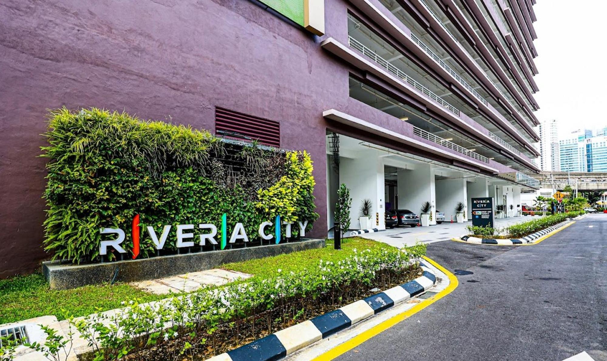 Riveria Near Kl Sentral With 118 View Sky Infinity Pool By Cobnb Apartment
